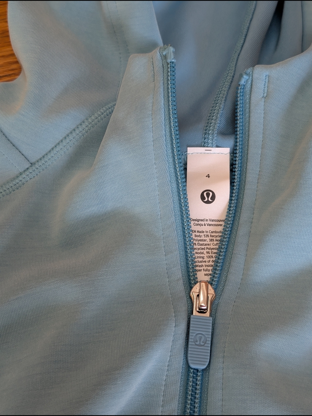 Lululemon NWT Women's 4 Softstreme Full Zip Hoodie - Picture 3 of 5